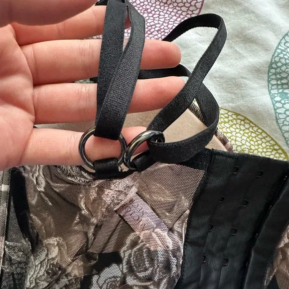 36D corset bra Victoria’s Secret - Picture 8 of 10